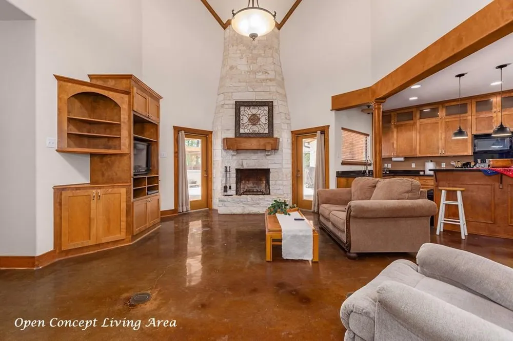 801 Caspers Cove Hudson, TX 75904