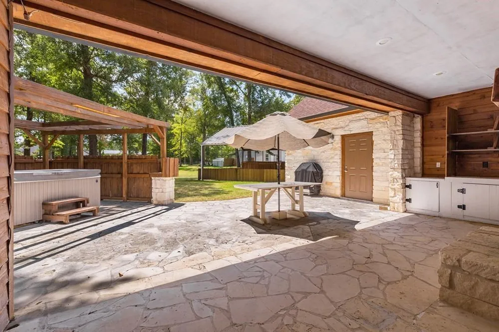 801 Caspers Cove Hudson, TX 75904