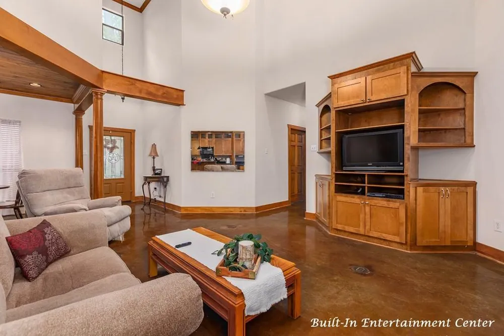 801 Caspers Cove Hudson, TX 75904