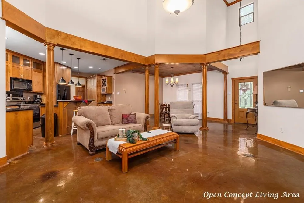 801 Caspers Cove Hudson, TX 75904