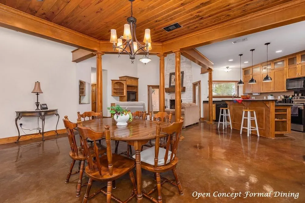 801 Caspers Cove Hudson, TX 75904