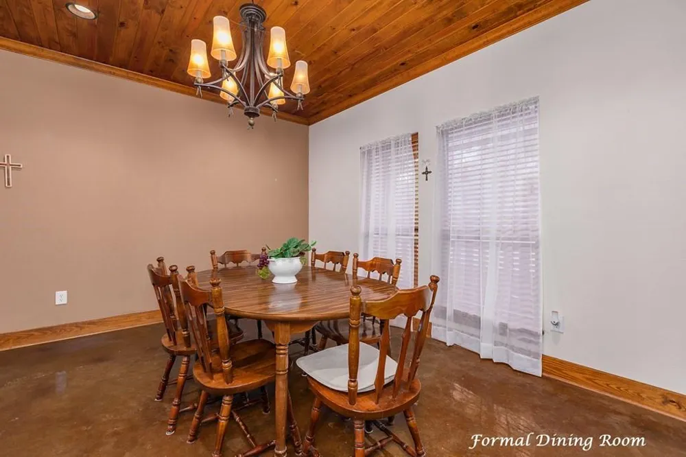 801 Caspers Cove Hudson, TX 75904