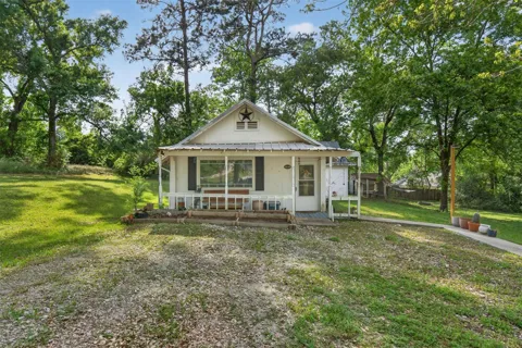 15185 Travis Lane
