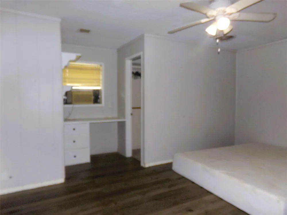402 Summit Street Weimar, TX 78962
