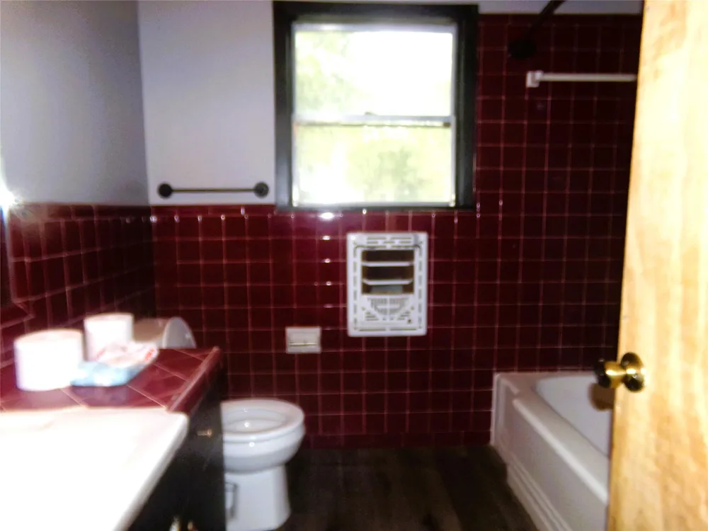 402 Summit Street Weimar, TX 78962