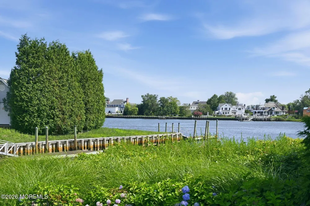13 Rivers Edge Drive Rumson, NJ 07760