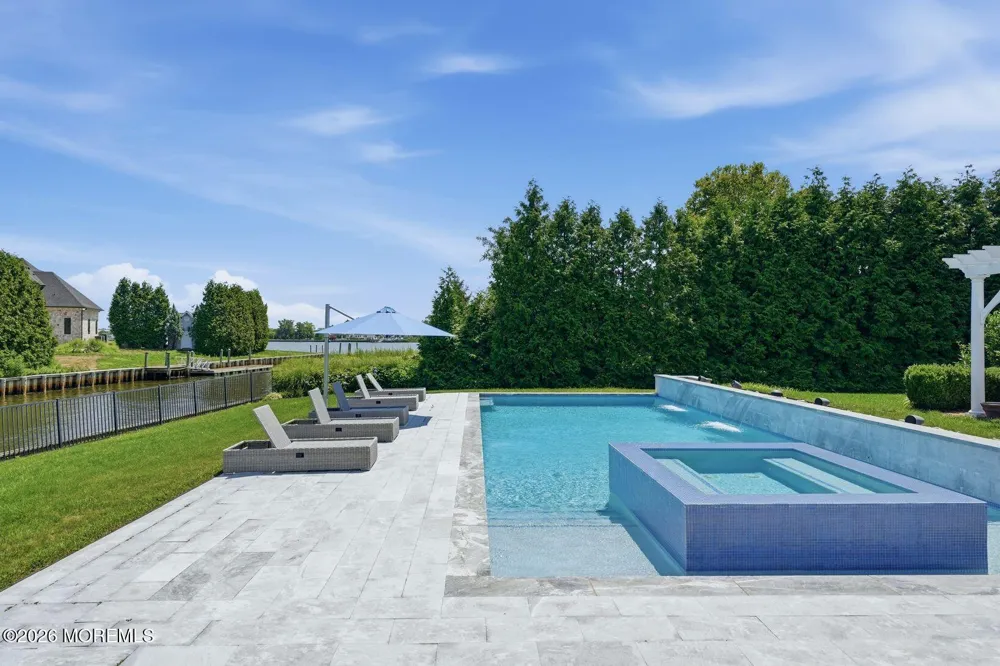 13 Rivers Edge Drive Rumson, NJ 07760