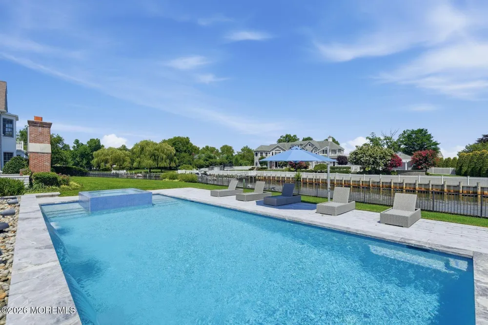 13 Rivers Edge Drive Rumson, NJ 07760