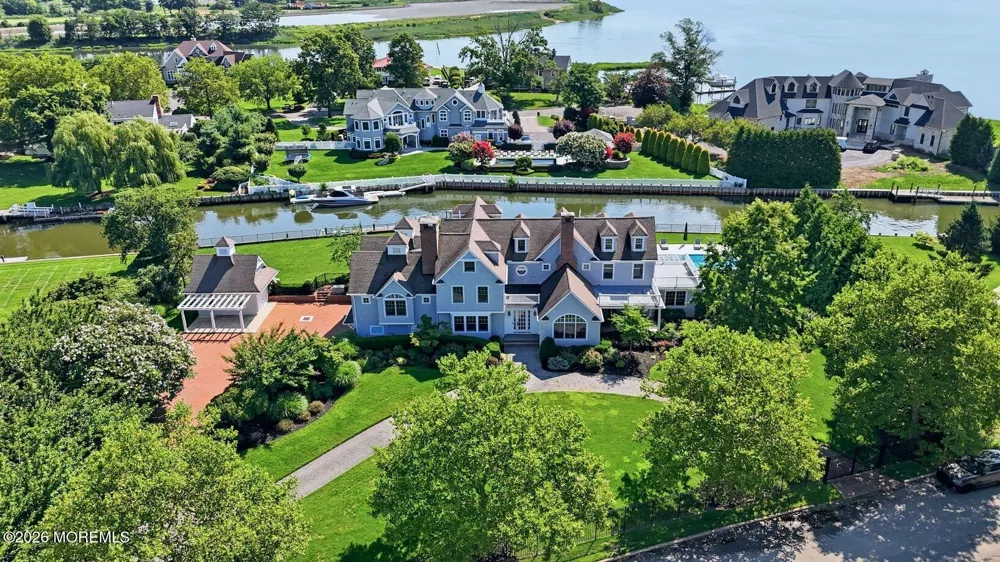 13 Rivers Edge Drive Rumson, NJ 07760