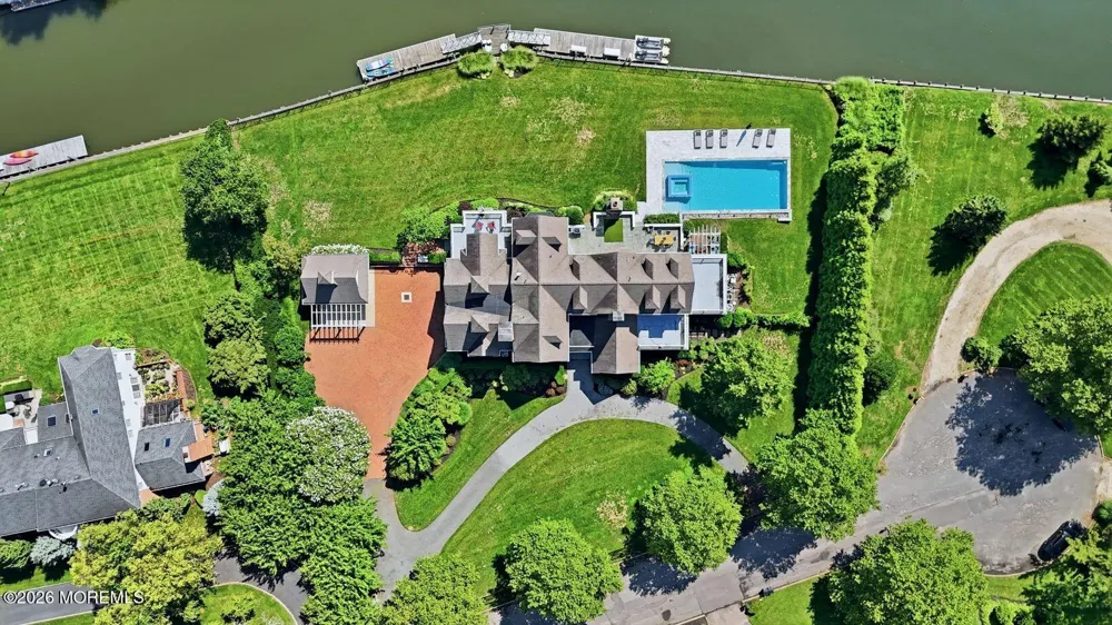 13 Rivers Edge Drive Rumson, NJ 07760