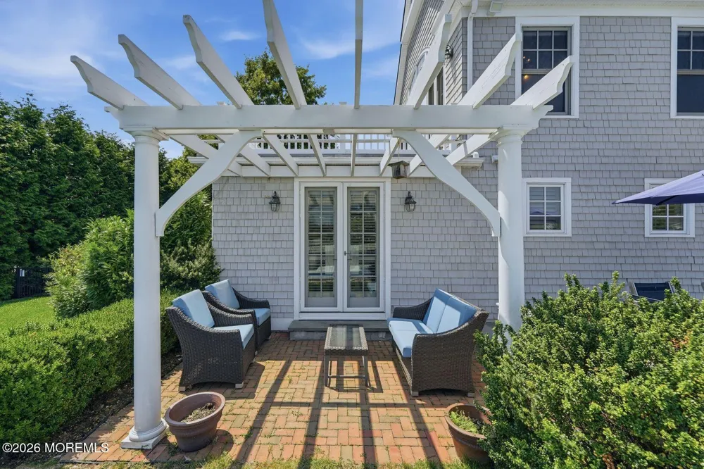 13 Rivers Edge Drive Rumson, NJ 07760