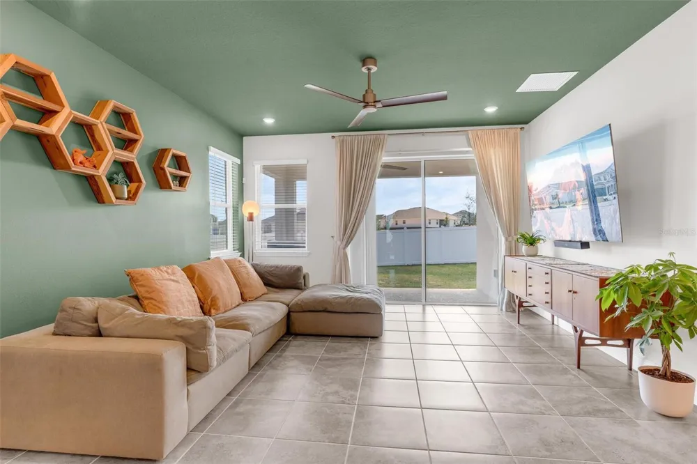 2019 SUNSHINE PEAK DRIVE Minneola, FL 34715