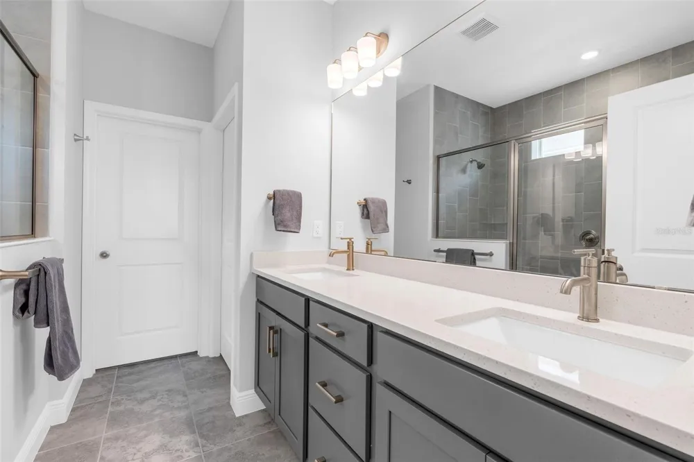 2019 SUNSHINE PEAK DRIVE Minneola, FL 34715