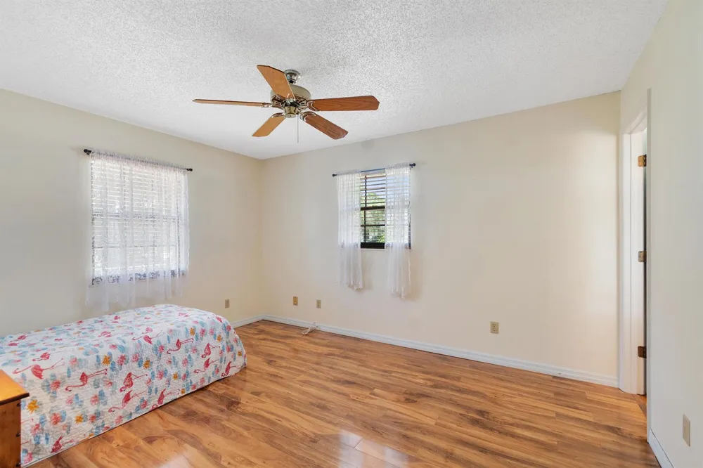 7590 58TH COURT Vero Beach, FL 32967