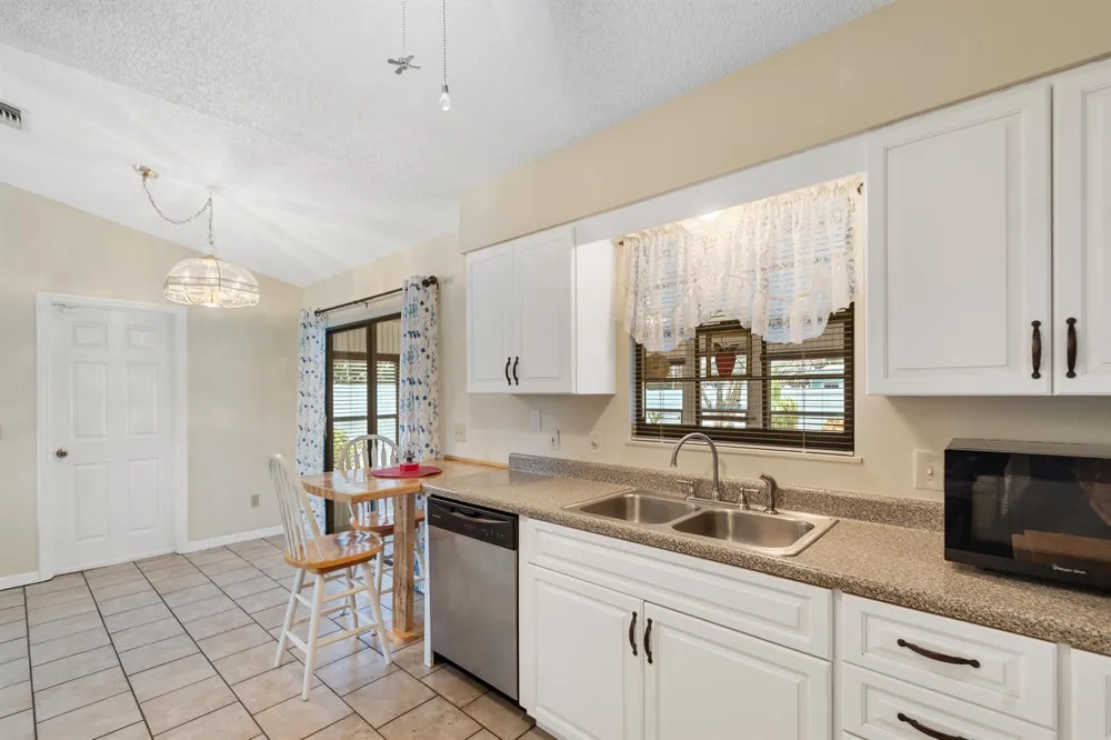 7590 58TH COURT Vero Beach, FL 32967