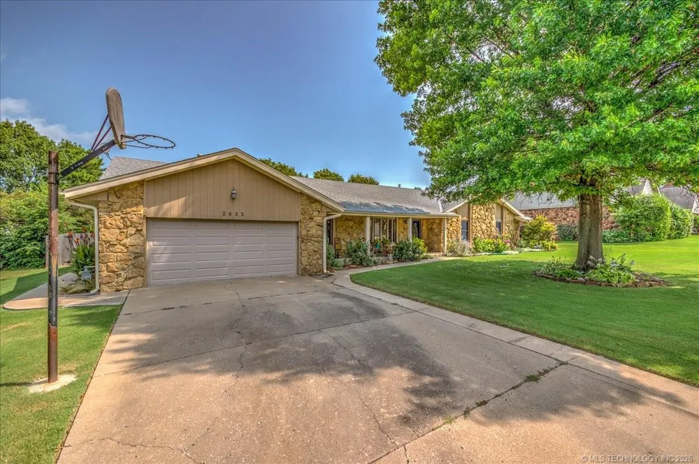 2632 Williamsburg Street Bartlesville, OK 74006