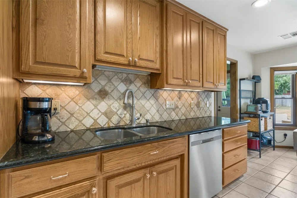 2632 Williamsburg Street Bartlesville, OK 74006