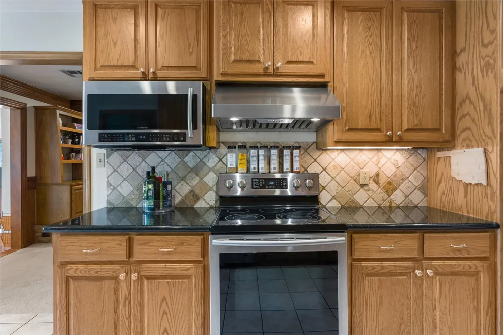 2632 Williamsburg Street Bartlesville, OK 74006