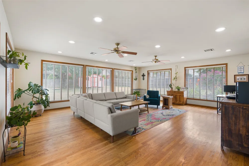 2632 Williamsburg Street Bartlesville, OK 74006