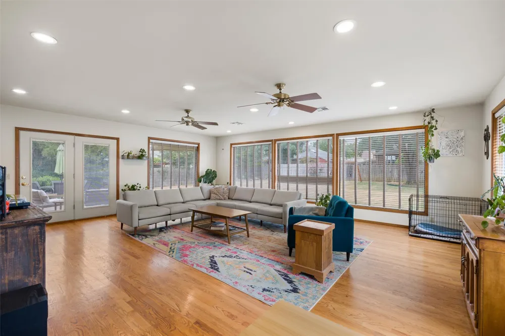 2632 Williamsburg Street Bartlesville, OK 74006