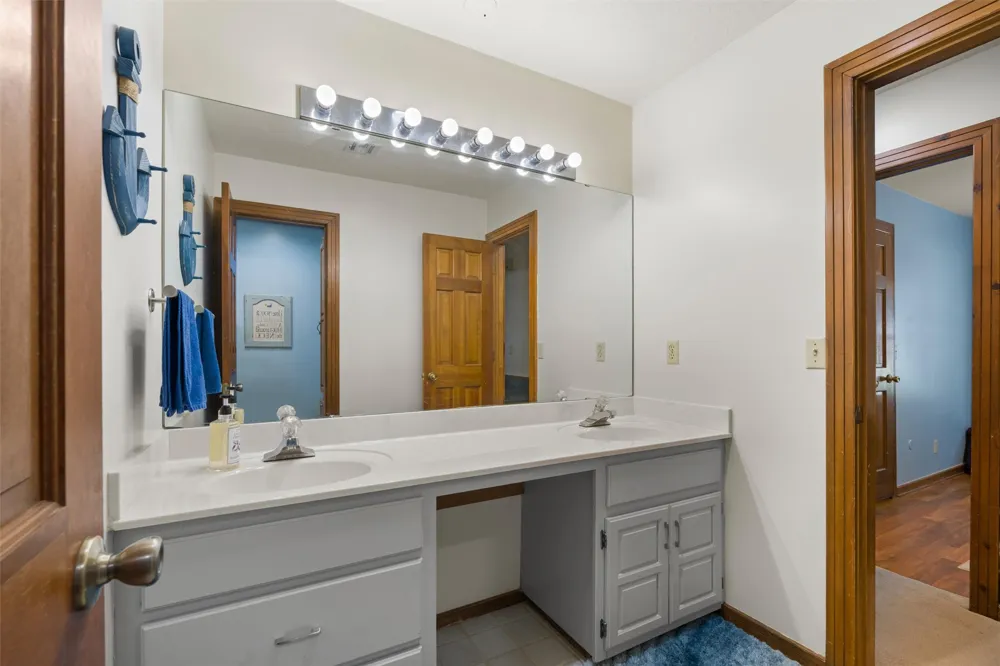 2632 Williamsburg Street Bartlesville, OK 74006