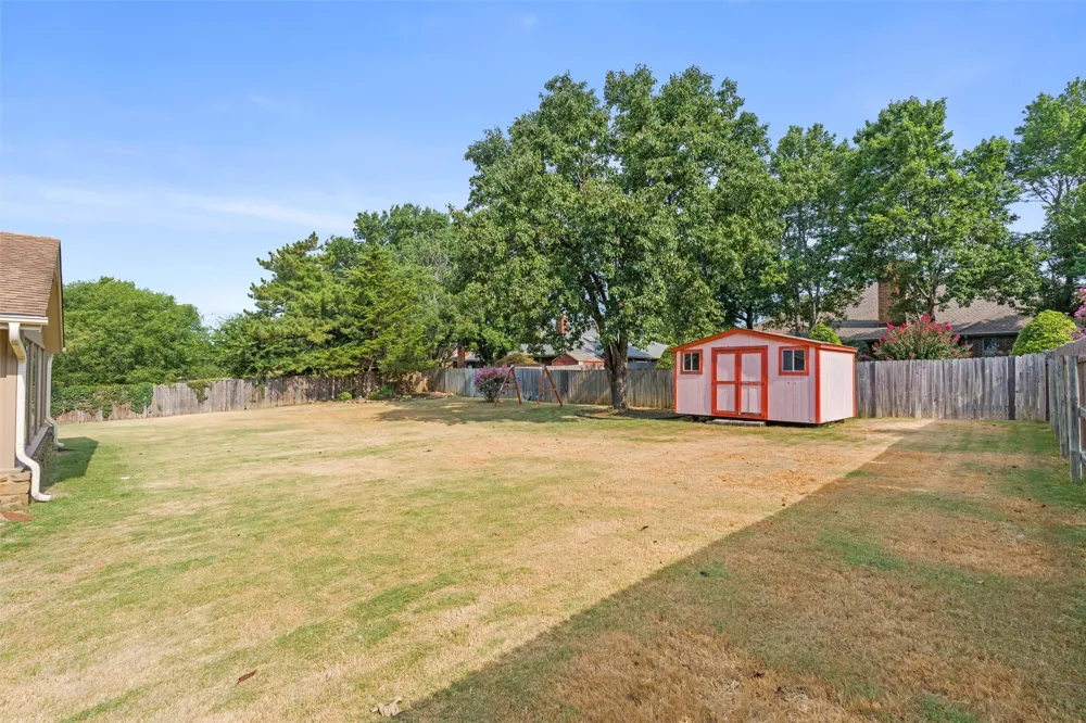 2632 Williamsburg Street Bartlesville, OK 74006