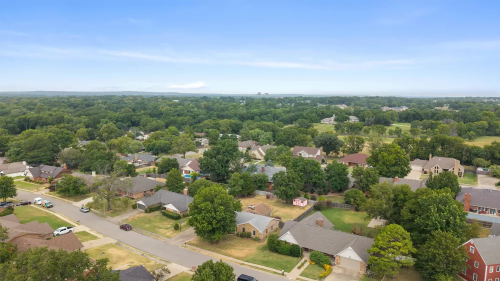 2632 Williamsburg Street Bartlesville, OK 74006