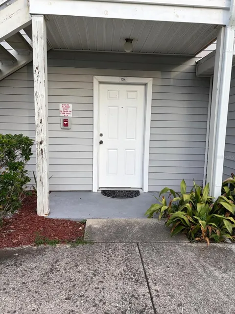 1218 BERMUDA LAKES LANE #104