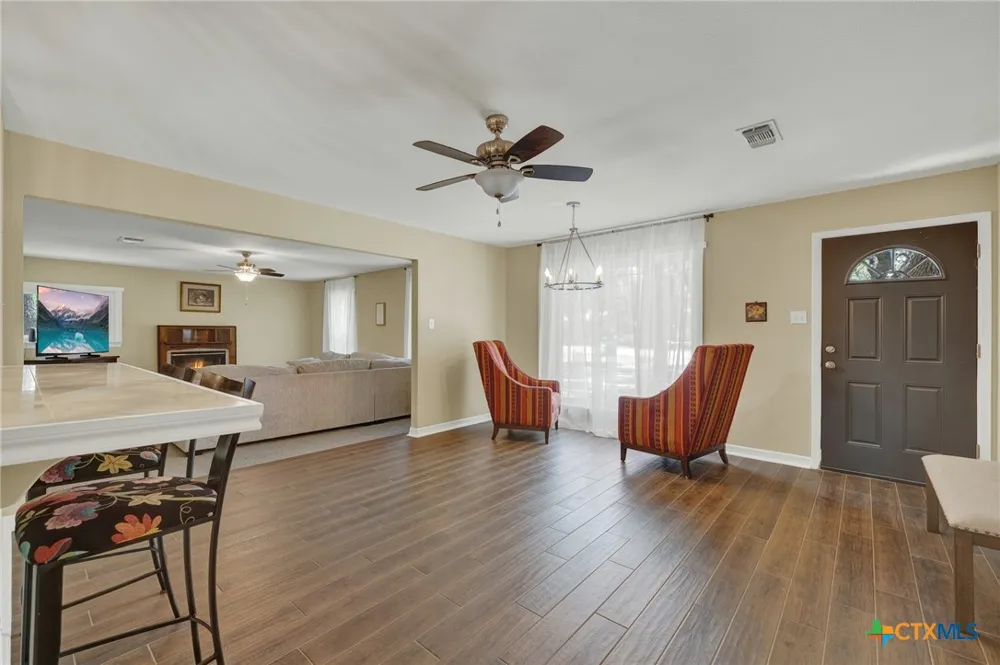 208 Reimer Avenue San Marcos, TX 78666