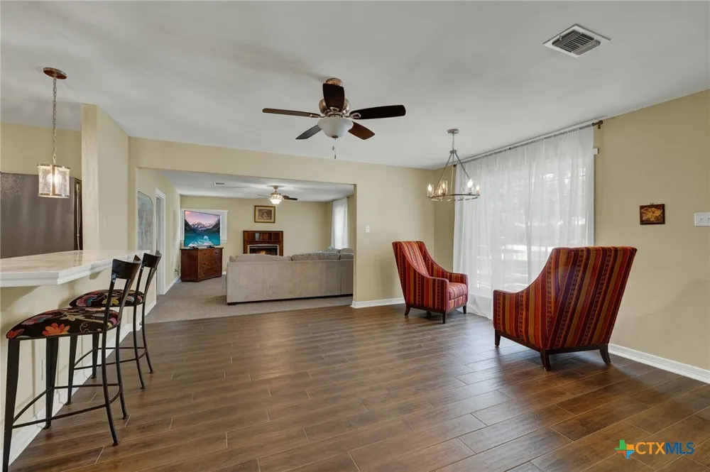 208 Reimer Avenue San Marcos, TX 78666