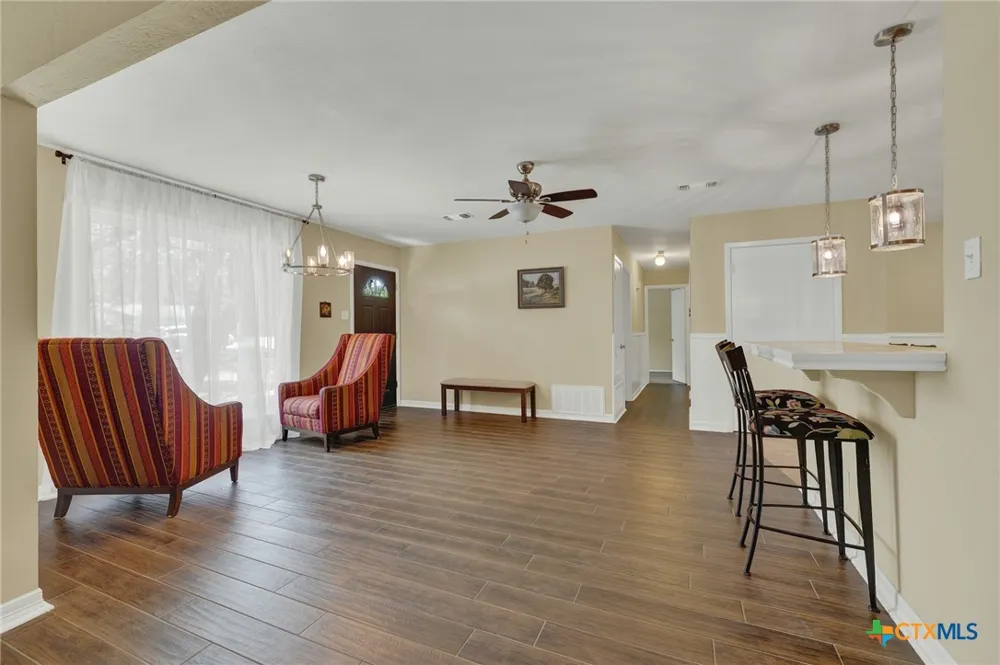 208 Reimer Avenue San Marcos, TX 78666