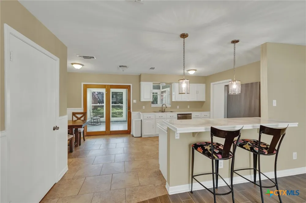 208 Reimer Avenue San Marcos, TX 78666