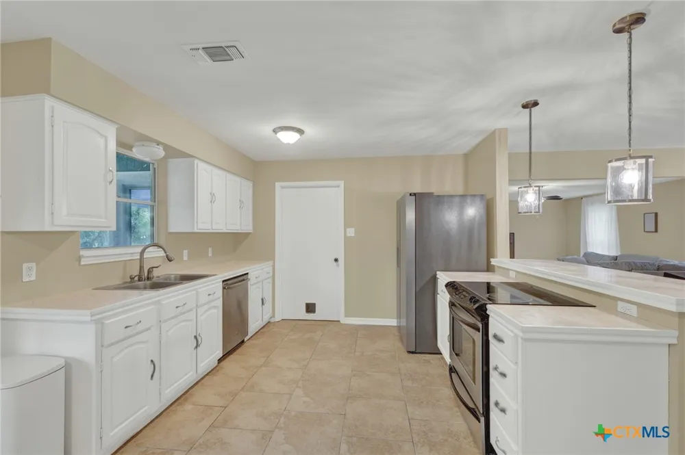 208 Reimer Avenue San Marcos, TX 78666