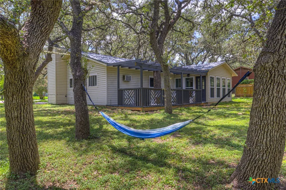 208 Reimer Avenue San Marcos, TX 78666