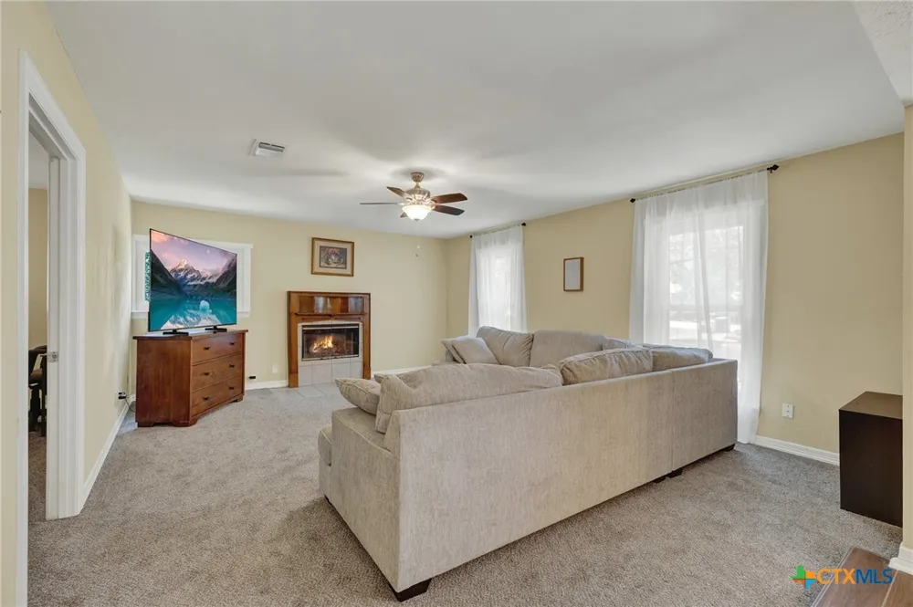 208 Reimer Avenue San Marcos, TX 78666
