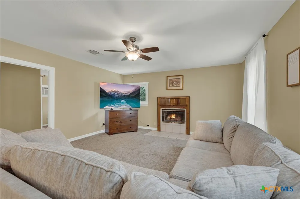 208 Reimer Avenue San Marcos, TX 78666