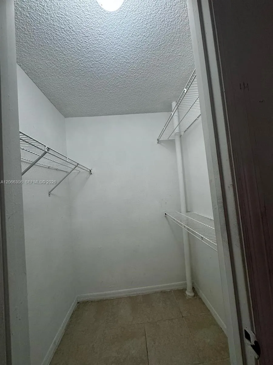 3370 Pinewalk Dr N #1213 Margate, FL 33063