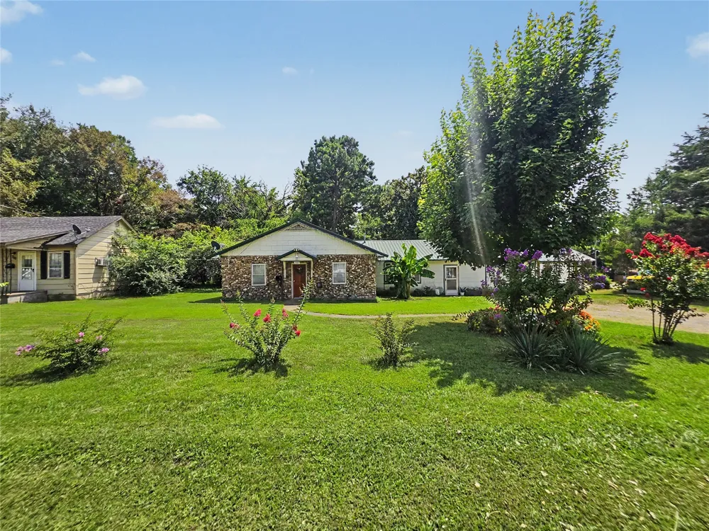 233 North Street Tahlequah, OK 74464