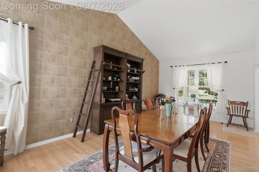 505 E Peninsula Court Oxford Charter Township, MI 48371