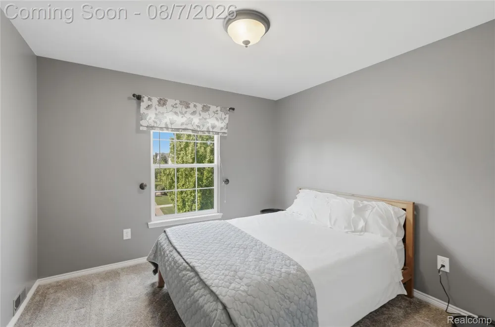505 E Peninsula Court Oxford Charter Township, MI 48371