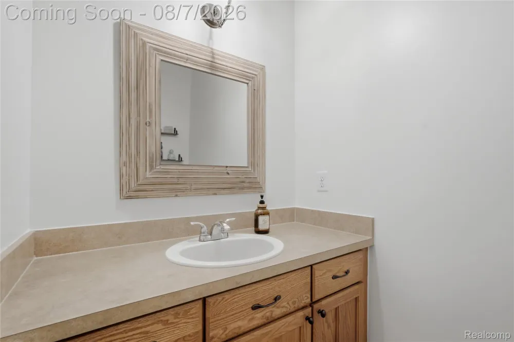 505 E Peninsula Court Oxford Charter Township, MI 48371