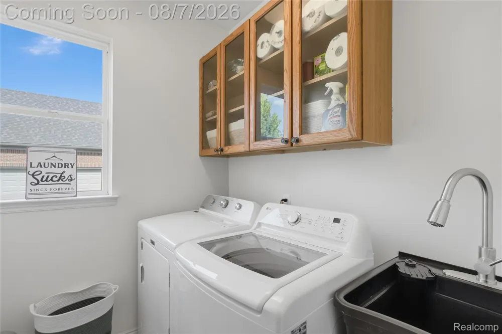 505 E Peninsula Court Oxford Charter Township, MI 48371