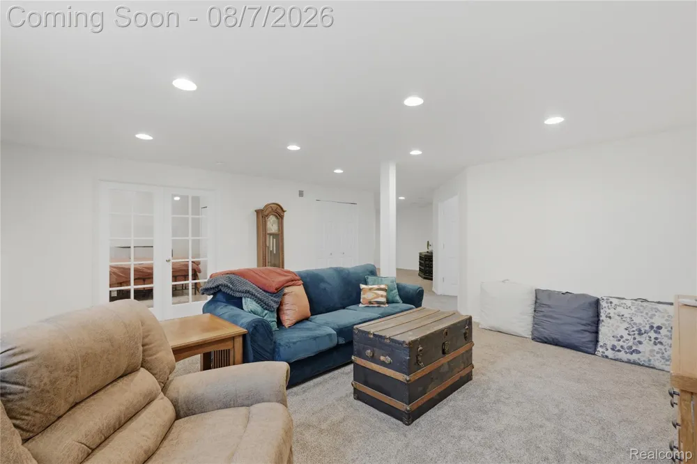 505 E Peninsula Court Oxford Charter Township, MI 48371