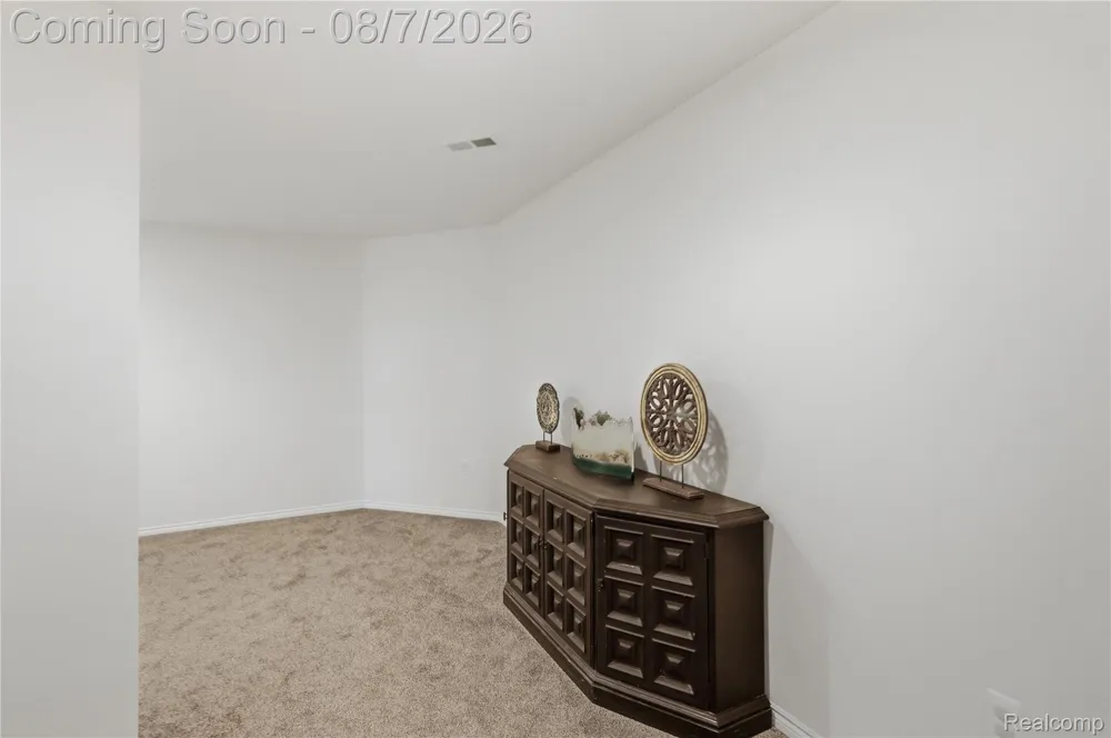 505 E Peninsula Court Oxford Charter Township, MI 48371