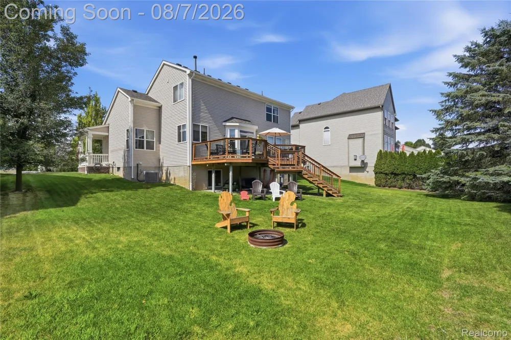 505 E Peninsula Court Oxford Charter Township, MI 48371