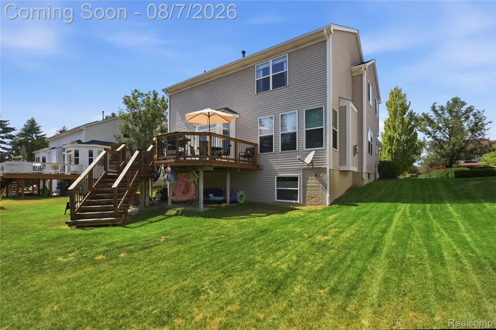 505 E Peninsula Court Oxford Charter Township, MI 48371