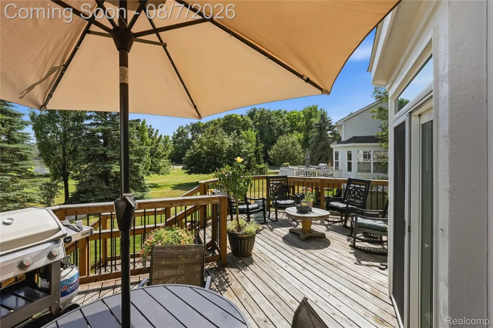 505 E Peninsula Court Oxford Charter Township, MI 48371