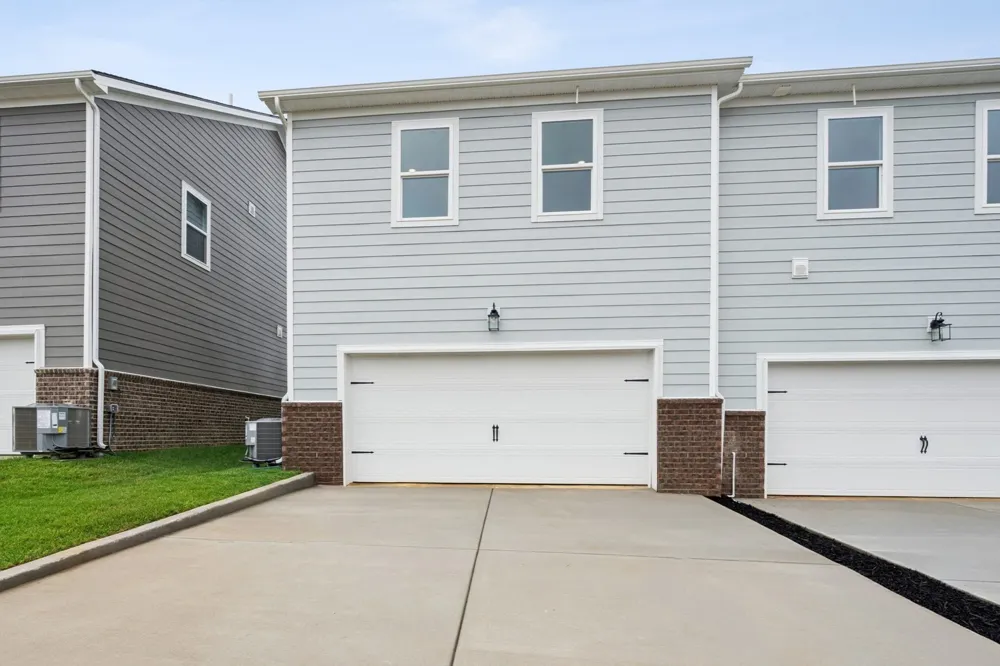2581 Peaceful Valley Dr Columbia, TN 38401