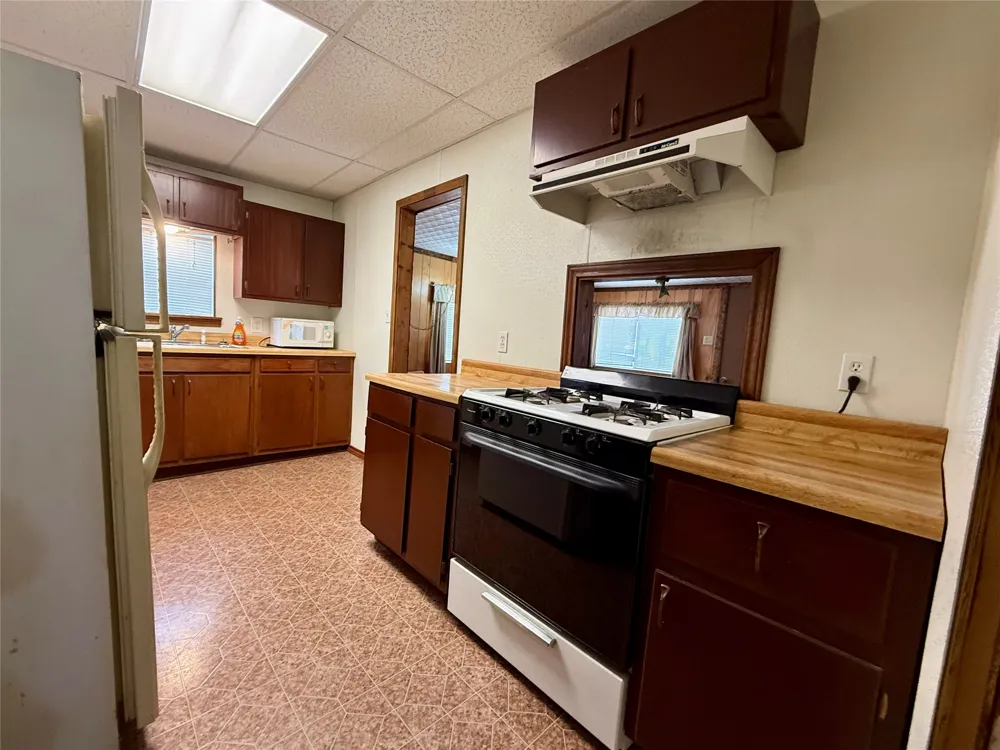 301 Cedar Point Circle Gordonville, TX 76245