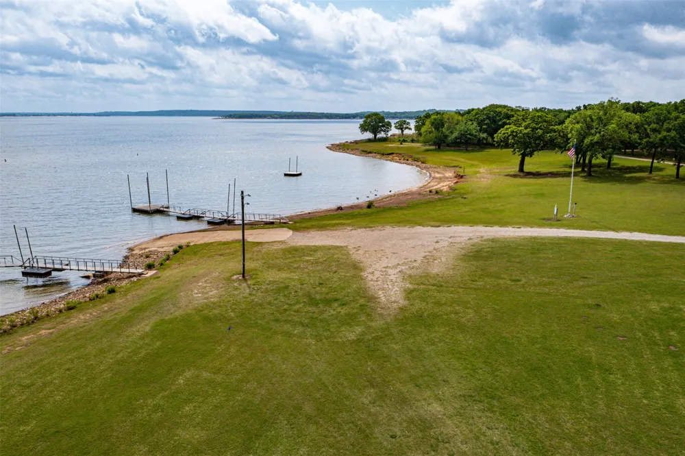 301 Cedar Point Circle Gordonville, TX 76245
